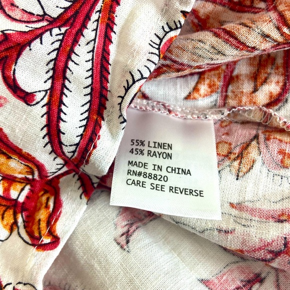 Nicole Miller New York Size Small,Cropped. NWT Button Up Top, Short Puff Sleeve. - Picture 5 of 6